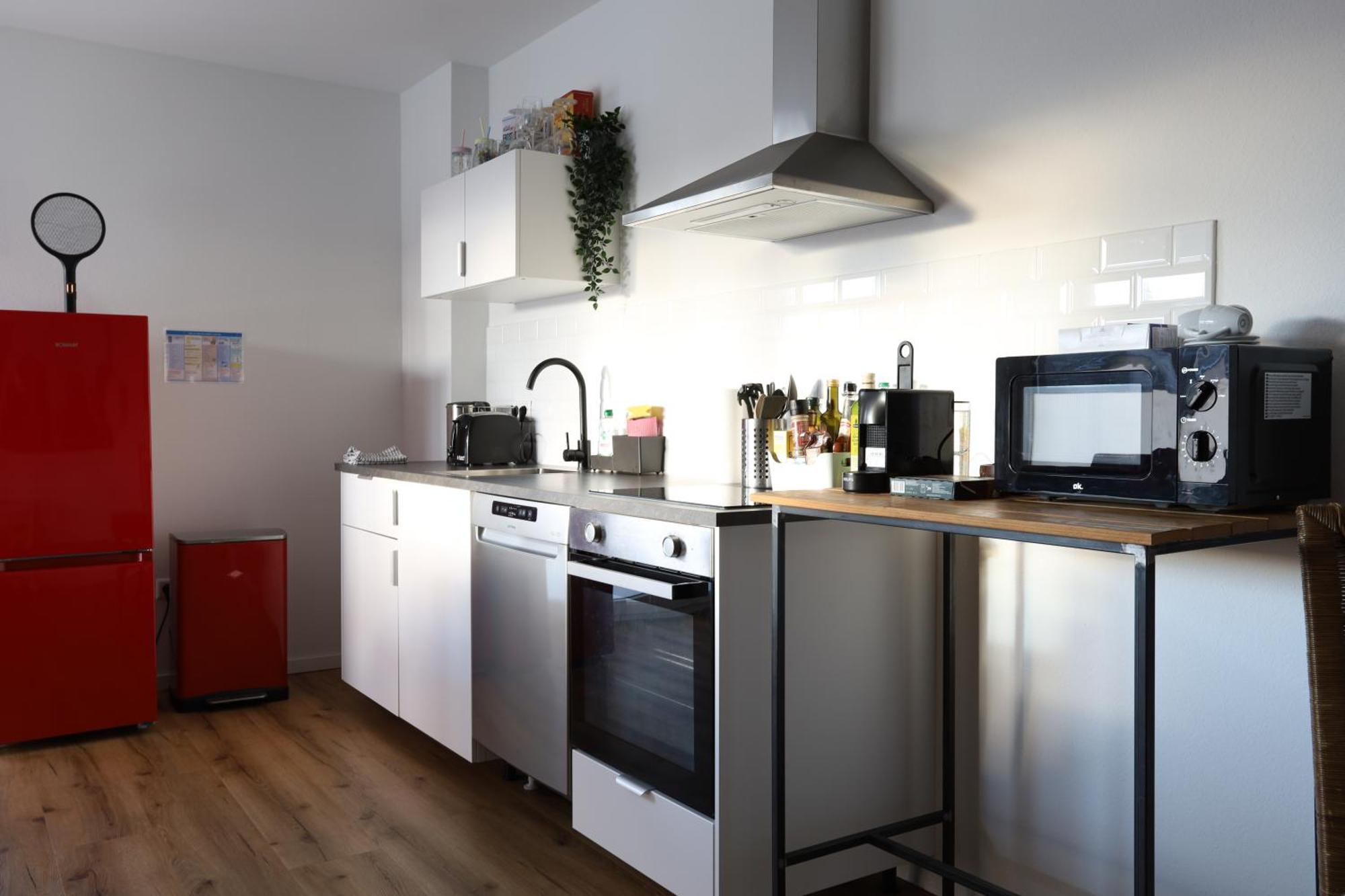 Erftstadt Apartments: Spacious 3-Room New York-Style Living Near Cologne Exterior photo